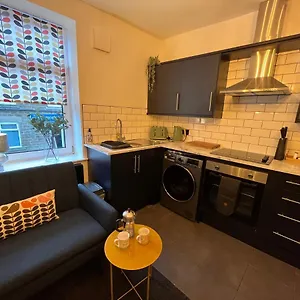 Modern & Retro Two Bedroom In , Barnsley United Kingdom